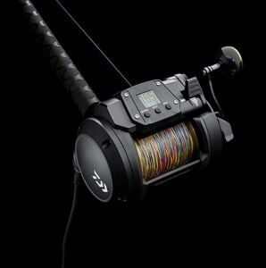 Daiwa Tanacom 2022 1200 Sağ El Elektrikli Çıkrık Olta Makinesi